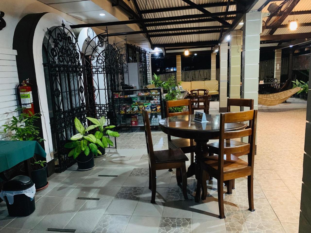 Matutina Pensionne Puerto Princesa Bagian luar foto